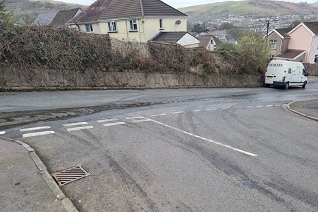 Storm drain replacement in Porth requiring local road closure