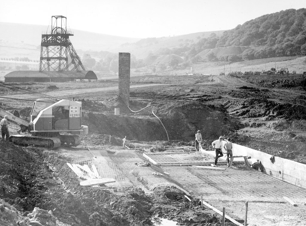 Construction of the upper lake at Dare Valley Country Park
