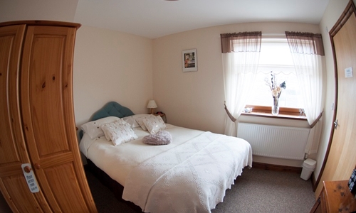 the-central-guest-house-treforest-double